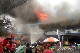 Enam ruko di Sigkawang Barat terbakar