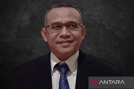 Menunggu palu keadilan sang "Wakil Tuhan"