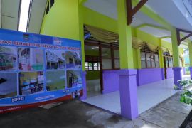 SGM Eksplor-Indomaret salurkan bantuan pendidikan dan beasiswa