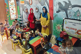 KLA Cimahpar, warganya aktif, aparat kelurahan tak bosan melayani