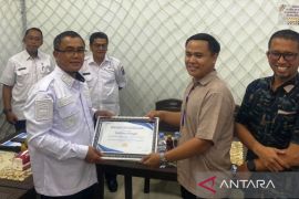 Tiffany Housware Payakumbuh bina karyawan menjadi pengusaha