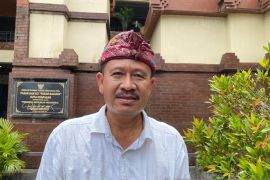 Perumda Pasar Sewaka Dharma terus operasi pasar