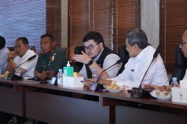 Bupati Kediri tegaskan  komitmen bangun infrastruktur pendukung bandara