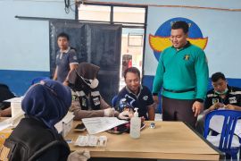 Warga binaan Rutan Situbondo terima vaksin penguat