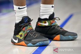Warna-warni sepatu basket andalan bintang-bintang NBA Page 1 Small