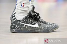 Warna-warni sepatu basket andalan bintang-bintang NBA Page 5 Small