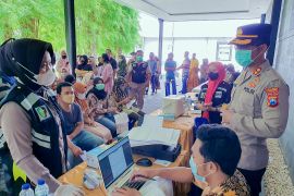 Polres Situbondo sasar karyawan perusahaan vaksinasi "booster"