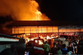 Sejumlah kios Pasar Lelateng di Jembrana-Bali terbakar