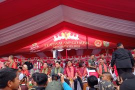 Moeldoko dan Erick Thohir hadiri Festival Cap Go Meh di Singkawang