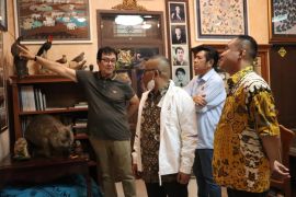 Atal Depari kagum lihat koleksi Galeri Rahmat