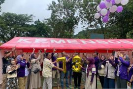 Pengabdian Masyarakat, Penyuluhan dan Pengobatan Penyakit Gigi dan Mulut di SMAN 11 Padang Sambut HUT PDGI