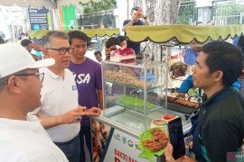 Pemkot Jambi - PLN hadirkan kawasan "Electrifying Lifestyle" di Tugu Keris