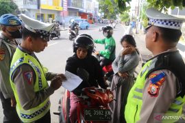 Hoaks! Laporan surat tilang di WhatsApp dengan format Apk