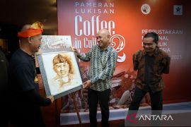 MenKopUKM Teten apresiasi promosi kopi lewat karya seni kreatif