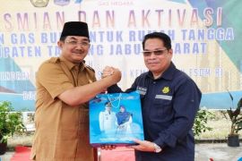 Bupati Tanjab Barat resmikan aktivasi jaringan gas bumi untuk rumah tangga