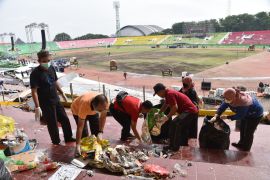 Pemkab Sidoarjo kerahkan ASN bersihkan sampah usai Harlah Seabad NU