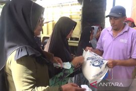 Warga antusias padati pasar murah di Lhokseumawe
