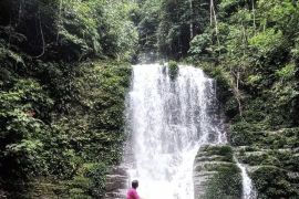 Pembangunan fasilitas pendukung air terjun Batarius terkendala izin kawasan