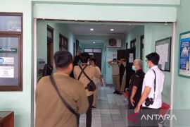 Polisi periksa enam saksi terkait kasus ibu bakar bayi di Dagangan Madiun