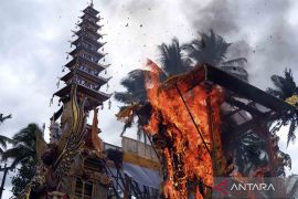 Upacara Ngaben dari putra bungsu Pahlawan Nasional I Gusti Ngurah Rai