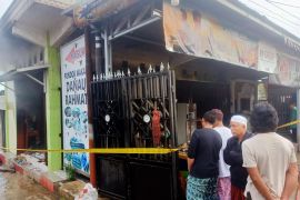 Sarang walet di Muara Uya terbakar