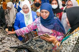Gubernur Khofifah ajak IWAPI berdayakan ekonomi perempuan