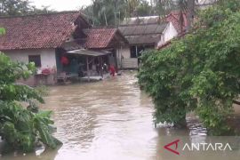 Banjir rendam 130 rumah di Bekasi akibat luapan sungai
