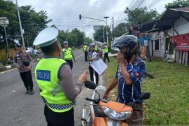 Satlantas Polres Bangka Barat berikan 80 teguran saat operasi keselamatan