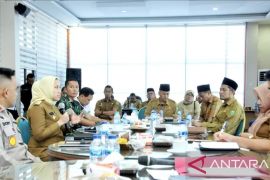 Bupati Inhu : Waspadai tahun politik, jaga kondusifitas