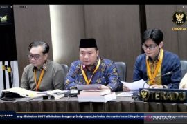 KPU RI sebut telah periksa dokumen pendaftaran PKR di 38 buah "flashdisk"