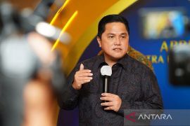 Menteri BUMN Erick Thohir siap meluncurkan stasiun pengisian bioetanol di Surabaya