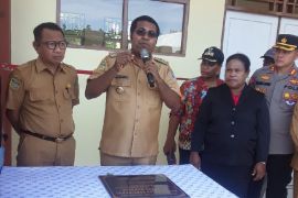 Bupati Biak resmikan gedung SD Inpres Mandala dibangun dana Otsus Rp2,3 miliar