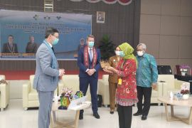 Pemkot Vlissingen Belanda jajaki kerja sama dengan RSUP Ambon