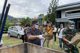 BNNP Sumbar musnahkan barang bukti ganja kering 23,56 kilogram dari tiga remaja