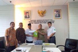 Tim peneliti PRHIA serahkan hasil kajian hutan adat Aceh ke KLHK