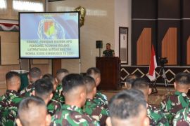 Pangdam XIII/Merdeka bekali Satgas  Konga Yonif 713/Satya Tama