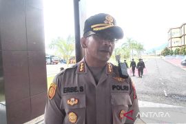 Polresta Manokwari lakukan operasi pasar cegah penimbunan bahan pokok