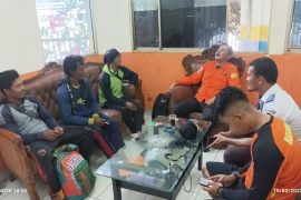 Tiga nelayan Pandeglang terdampar di Pulau Sangiang akibat diterjang badai