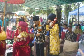 Bupati Bangka Tengah minta Galeri Dekranasda jadi rumah produk kreatif