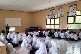 SMPN 4 Batumandi bentuk karakter siswa melalui baca Al-Qur'an