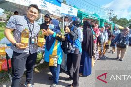 1,2 ton MinyaKita terjual di pasar murah Disperindag Babel