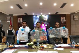 Polda Sumbar ungkap kasus pengoplosan gas bersubsidi di Padang
