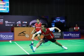 All England - Apri/Fadia ke perempat final