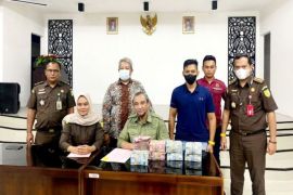 Tersangka korupsi budi daya jambu kristal kembalikan kerugian negara