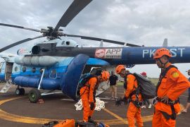 Tim evakuasi belum bisa jangkau Kapolda Jambi di perbukitan Kerinci hingga Minggu sore