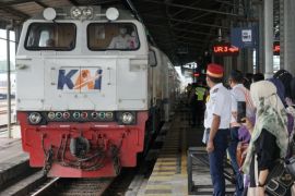 KAI beri tarif khusus untuk perjalanan 16 KA di Daops 4 Semarang