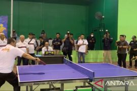 Awak media di Jatim ikuti turnamen bulu tangkis dan tenis meja Piala Kapolda