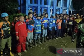 Relawan cari pria yang hilang di Balangan