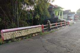 BPBD Mojokerto tangani lumpur dampak banjir