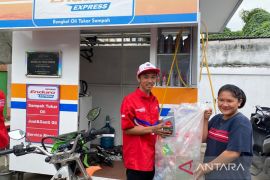 DLH Jakut gandeng produsen oli kelola sampah